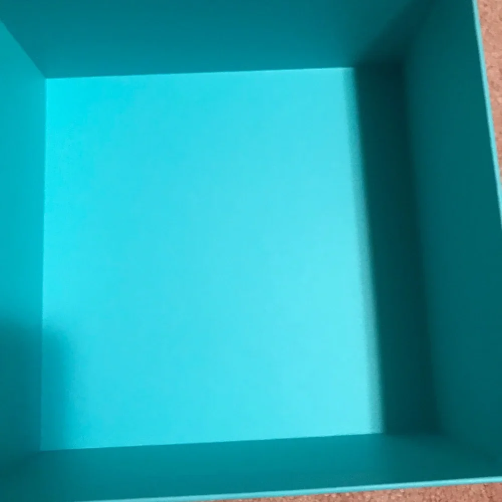 Tiffany box in very good condition plus a small bag of